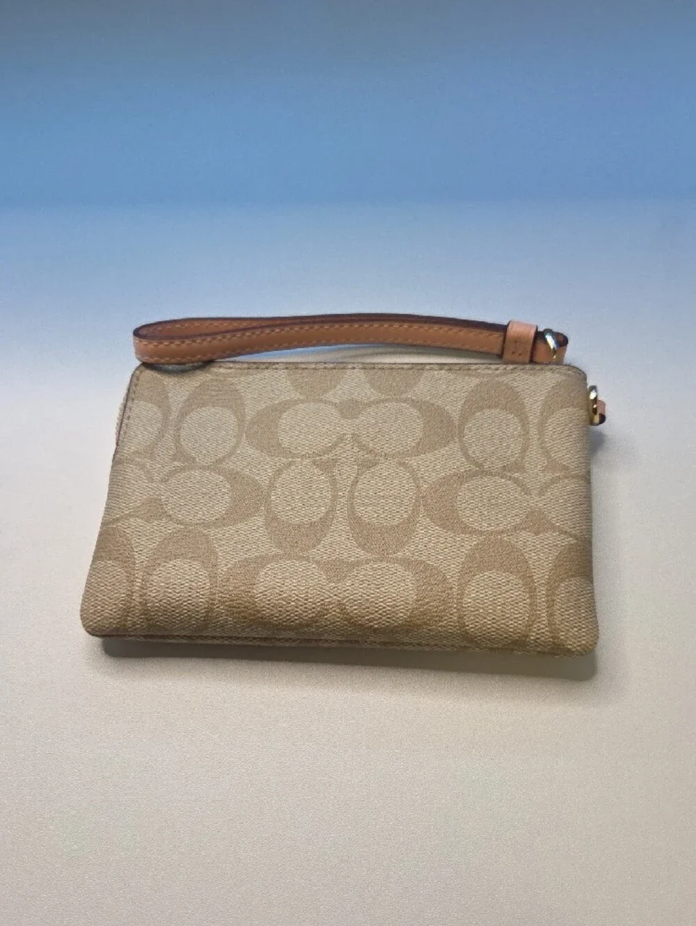 Coach tan signature